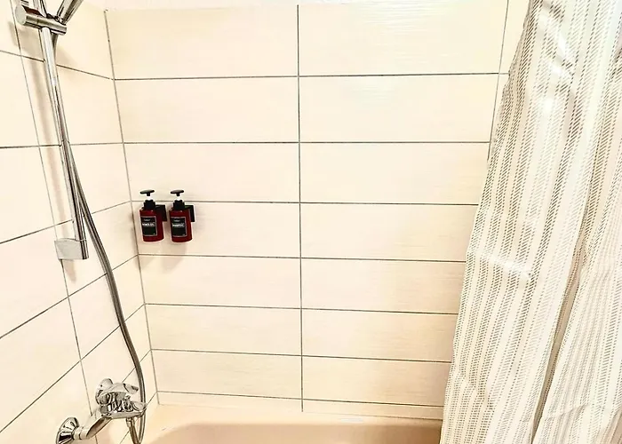 Moderne Mit Parkplatz & Smart-tv Apartament Duisburg